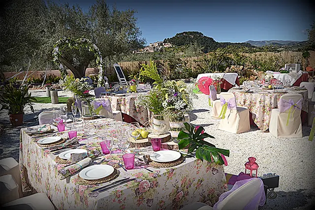 Boda de día en jardines Salones Idúbeda